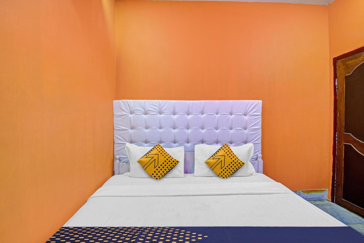 Spot On 81220 New Asha Hotel ปูรี ภายนอก รูปภาพ